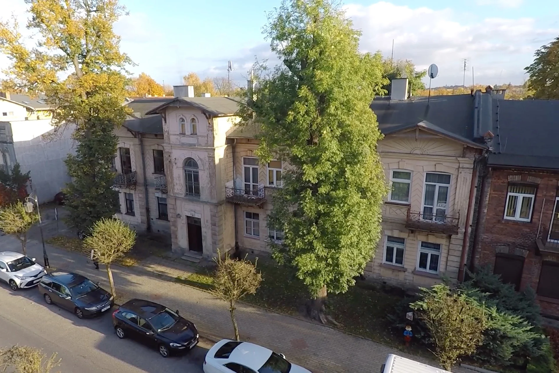 Budynek przy Kopernika 17 w Ciechocinku od strony ulicy.