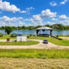 Przystań nad Wisłą w Ciechocinku z przygotowaną sceną, sfotografowana w dniu pierwszego planowanego ESKA Music Tour.